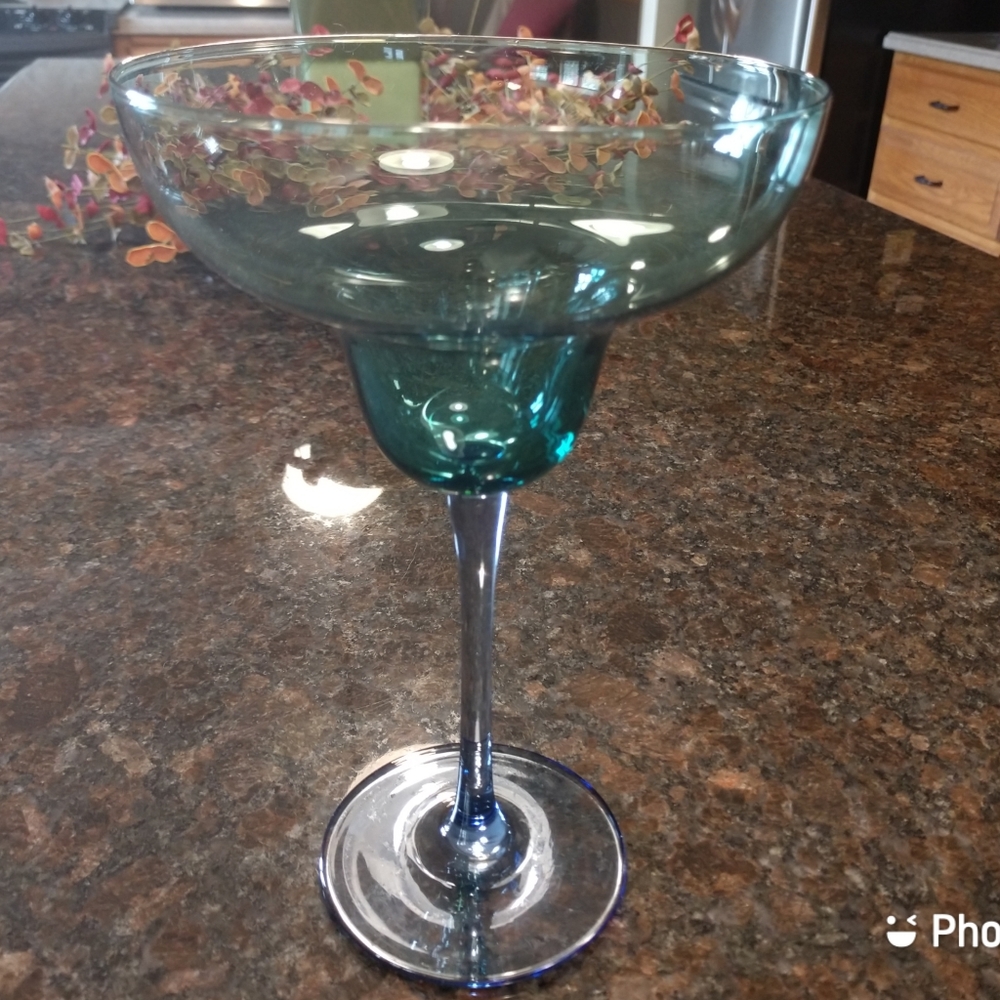 Beautiful Ombre Wine, Rocks, And Margarita Glasses - Picture 2 of 4